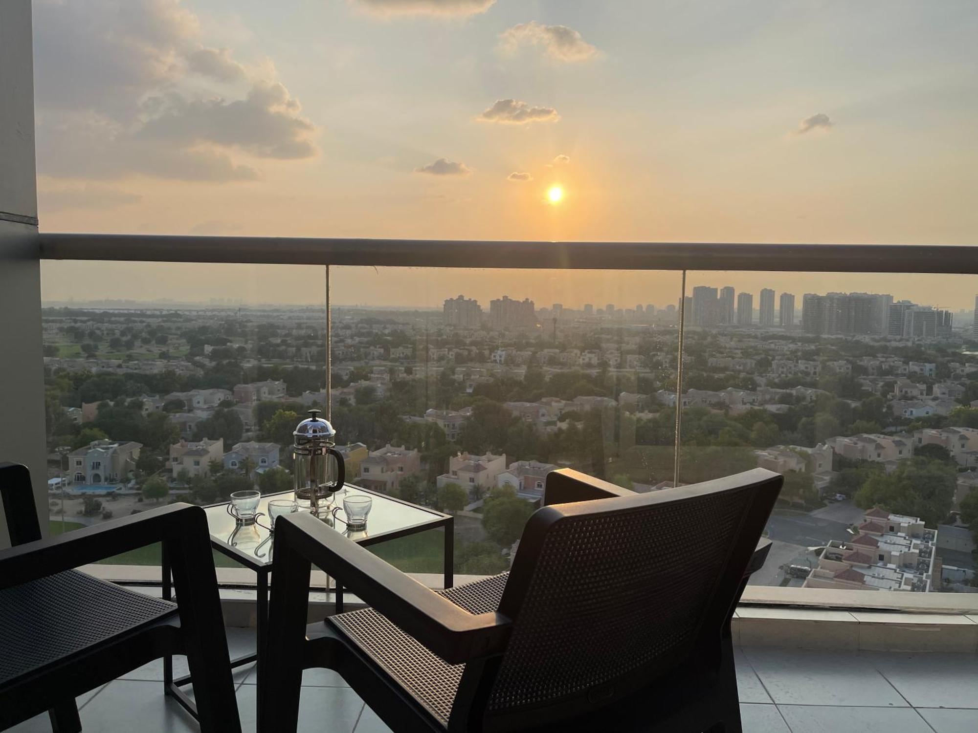 Great View, Dubai Sportcity, Parking Included, Nice Apartments Экстерьер фото