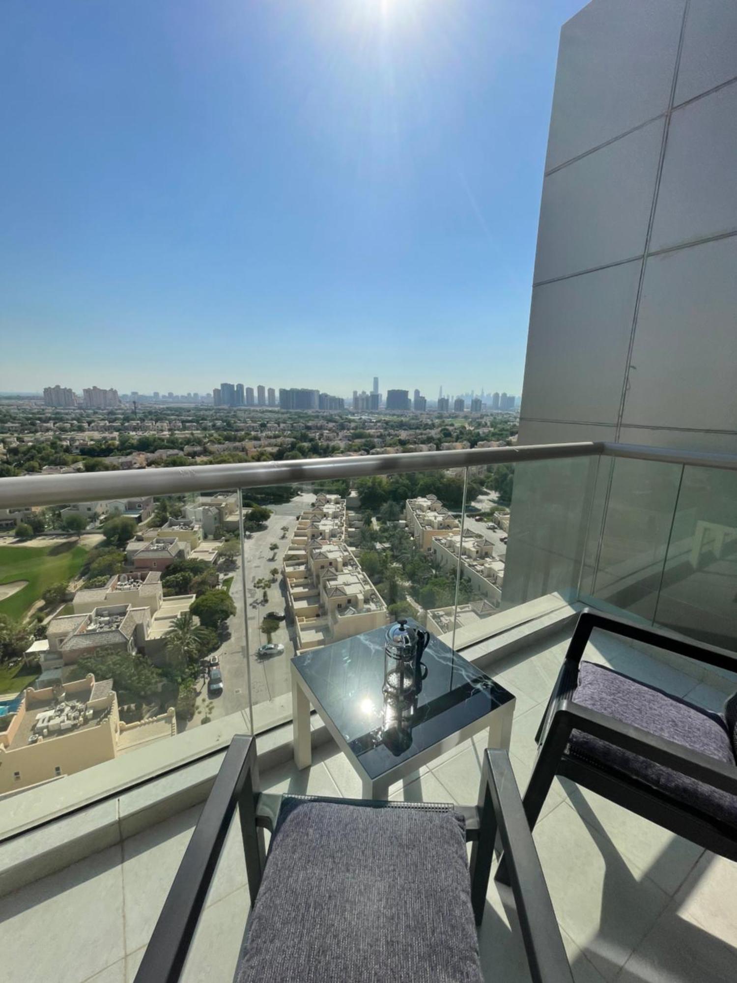 Great View, Dubai Sportcity, Parking Included, Nice Apartments Экстерьер фото