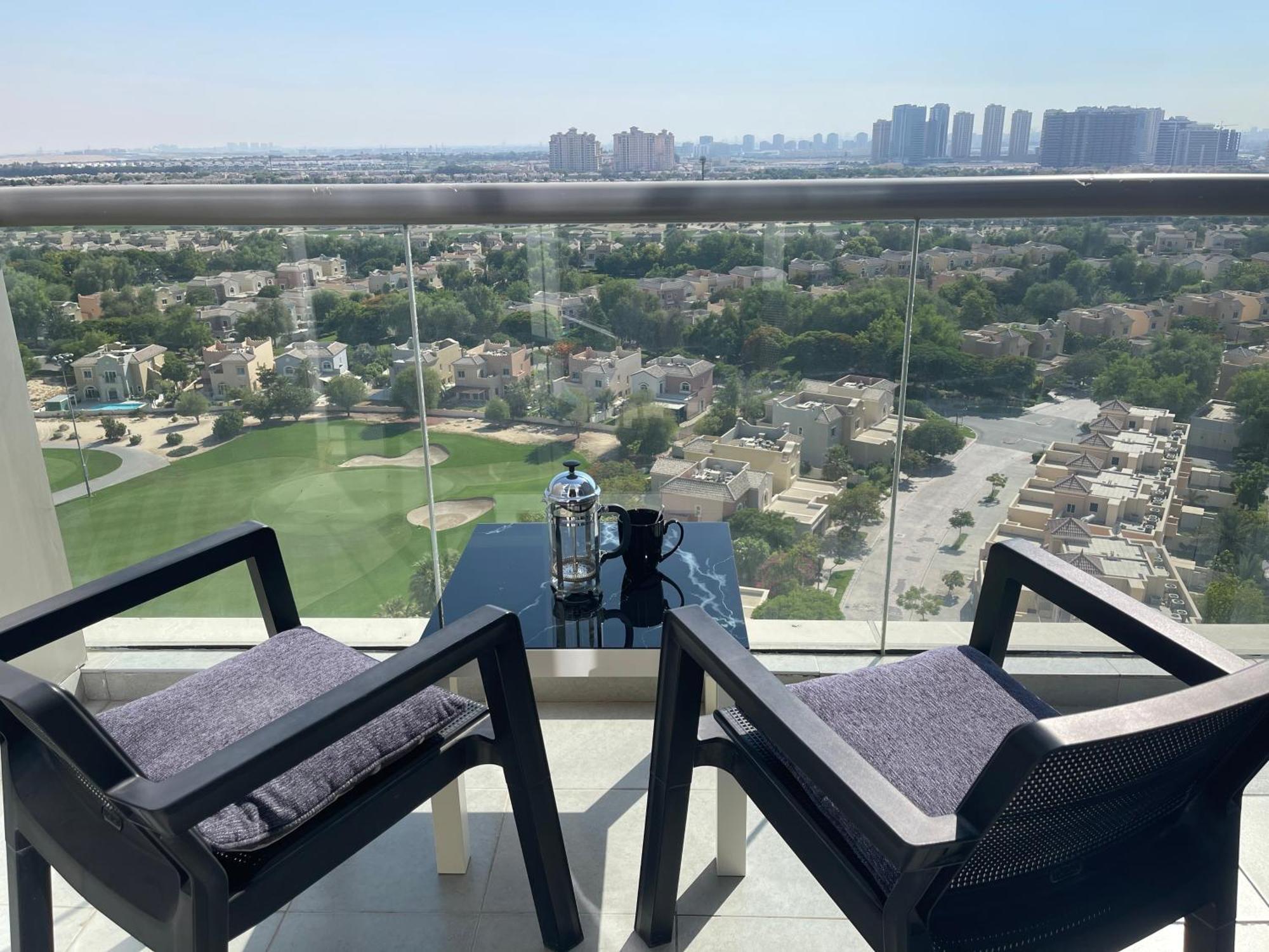 Great View, Dubai Sportcity, Parking Included, Nice Apartments Экстерьер фото