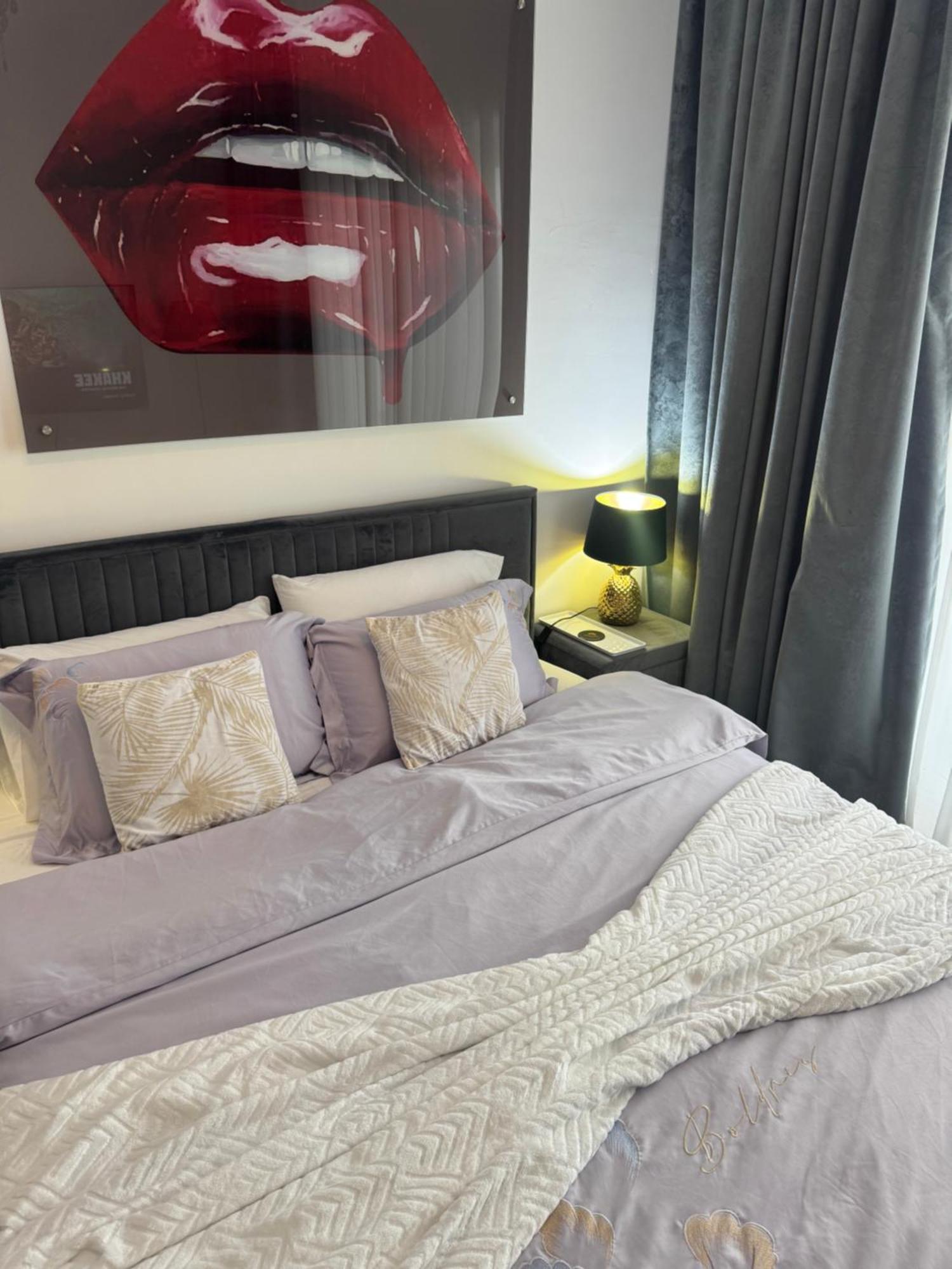 Great View, Dubai Sportcity, Parking Included, Nice Apartments Экстерьер фото